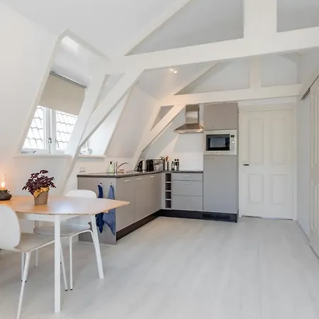 Charming Apartment *